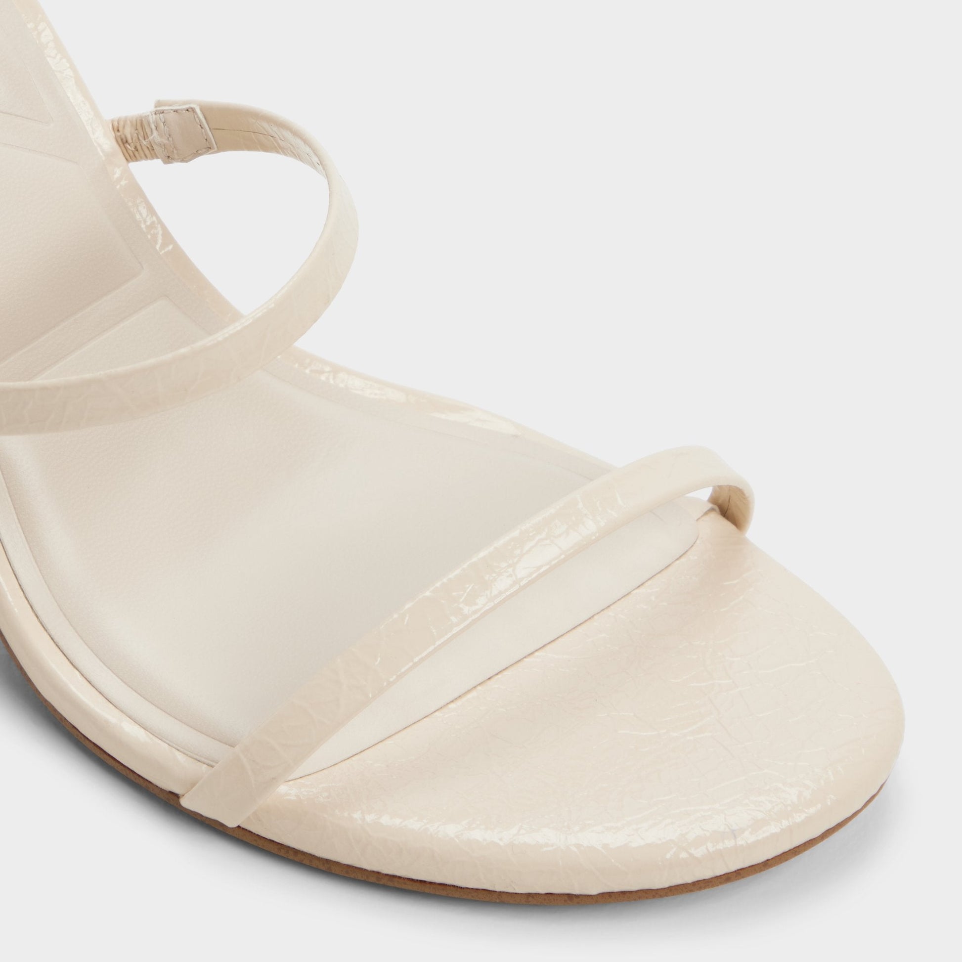 Avelinda in Cream - Heeled mule Aldo Cream