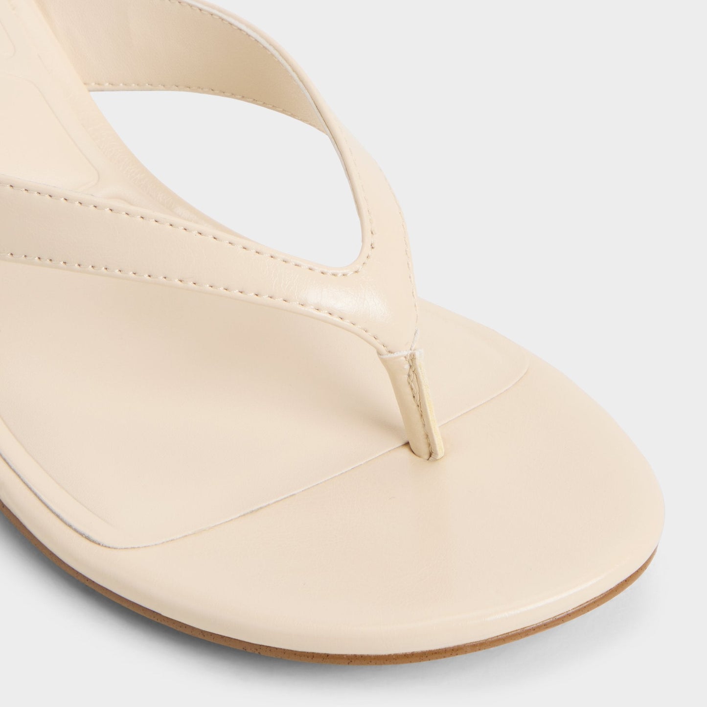 Jump in Cream - Heeled flip flop, Kitten heel Aldo Cream