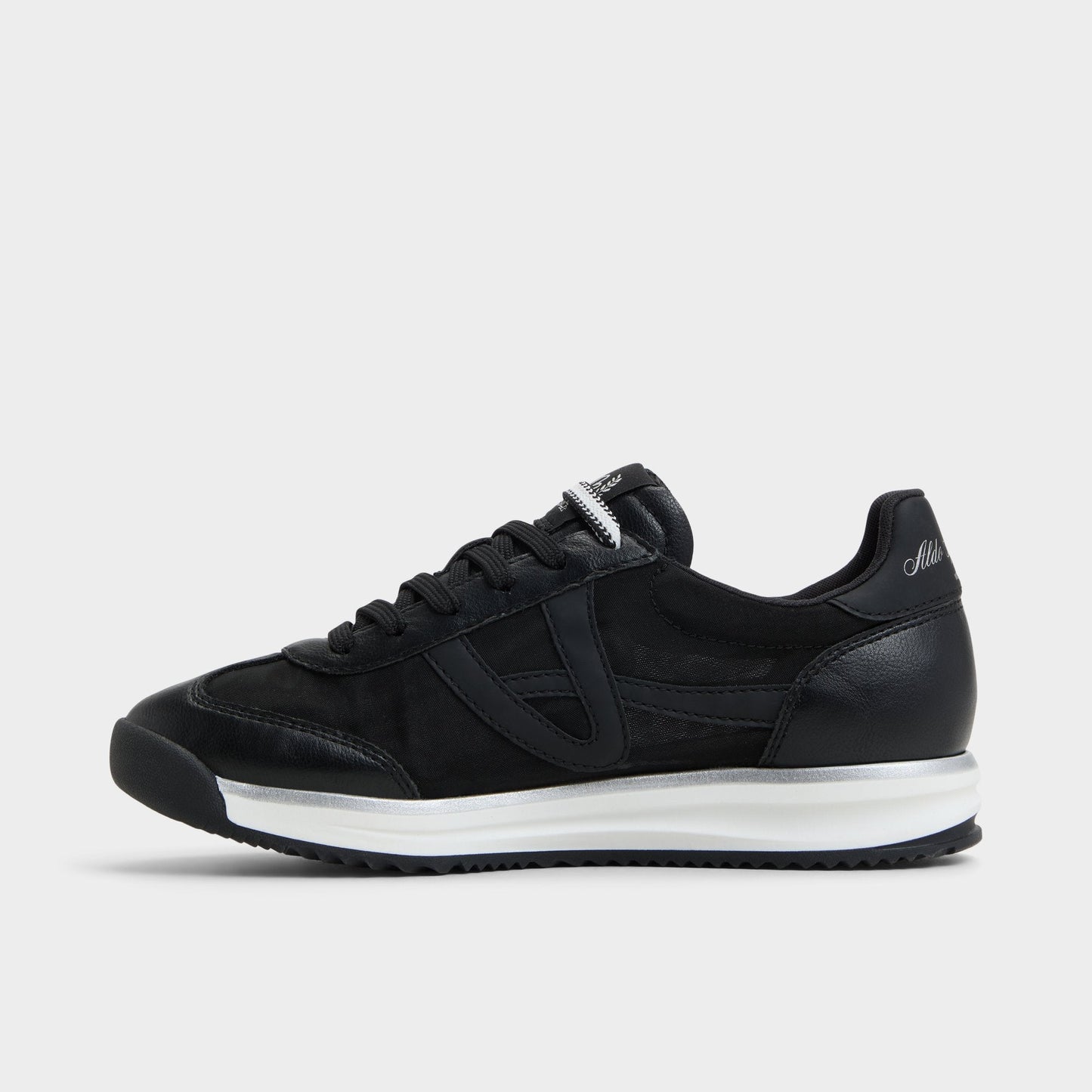 Stepcount Black Women's Low top sneakers - Jogger sneaker, Jogger sole Aldo Black