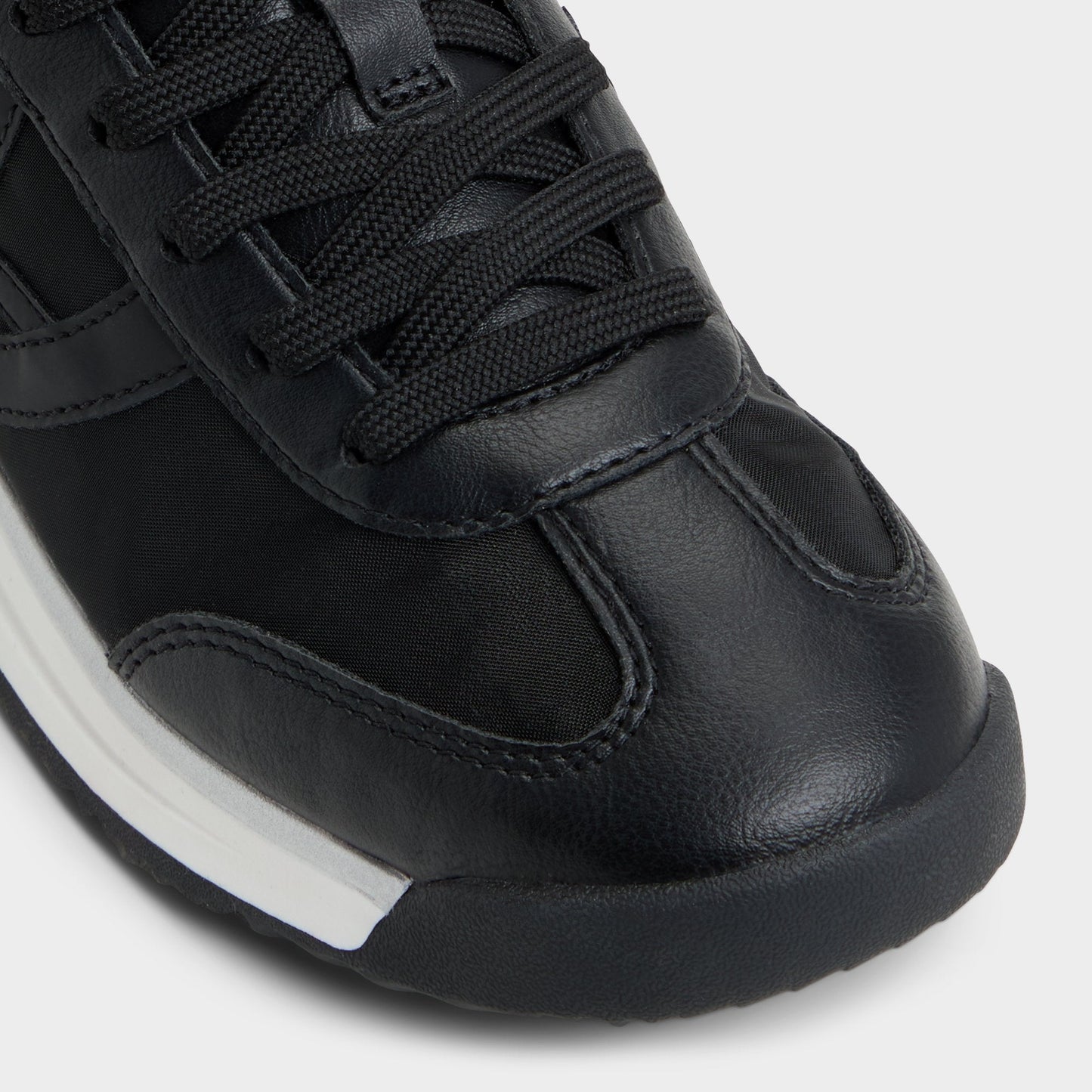 Stepcount Black Women's Low top sneakers - Jogger sneaker, Jogger sole Aldo Black