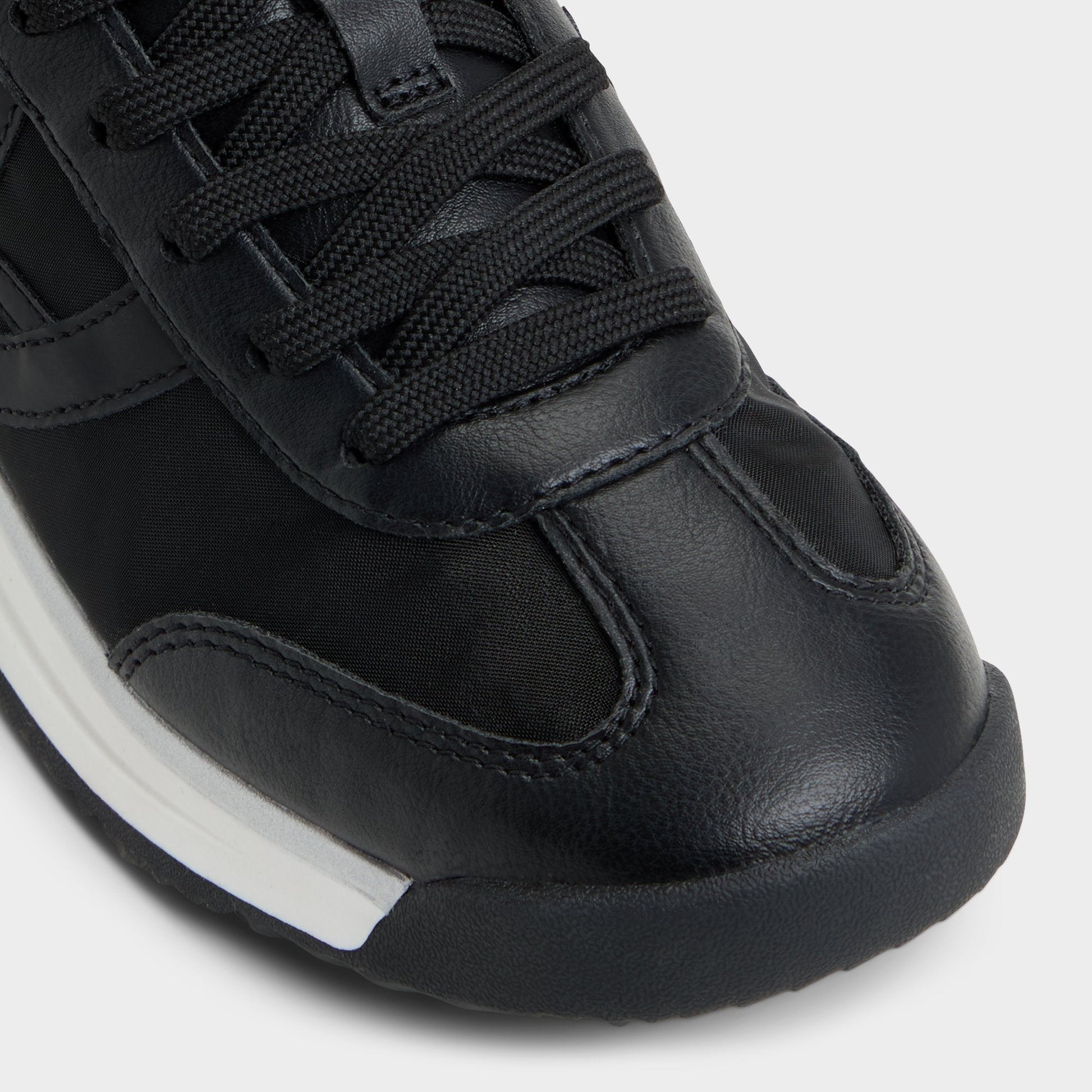 Stepcount Black Women's Low top sneakers - Jogger sneaker, Jogger sole Aldo Black