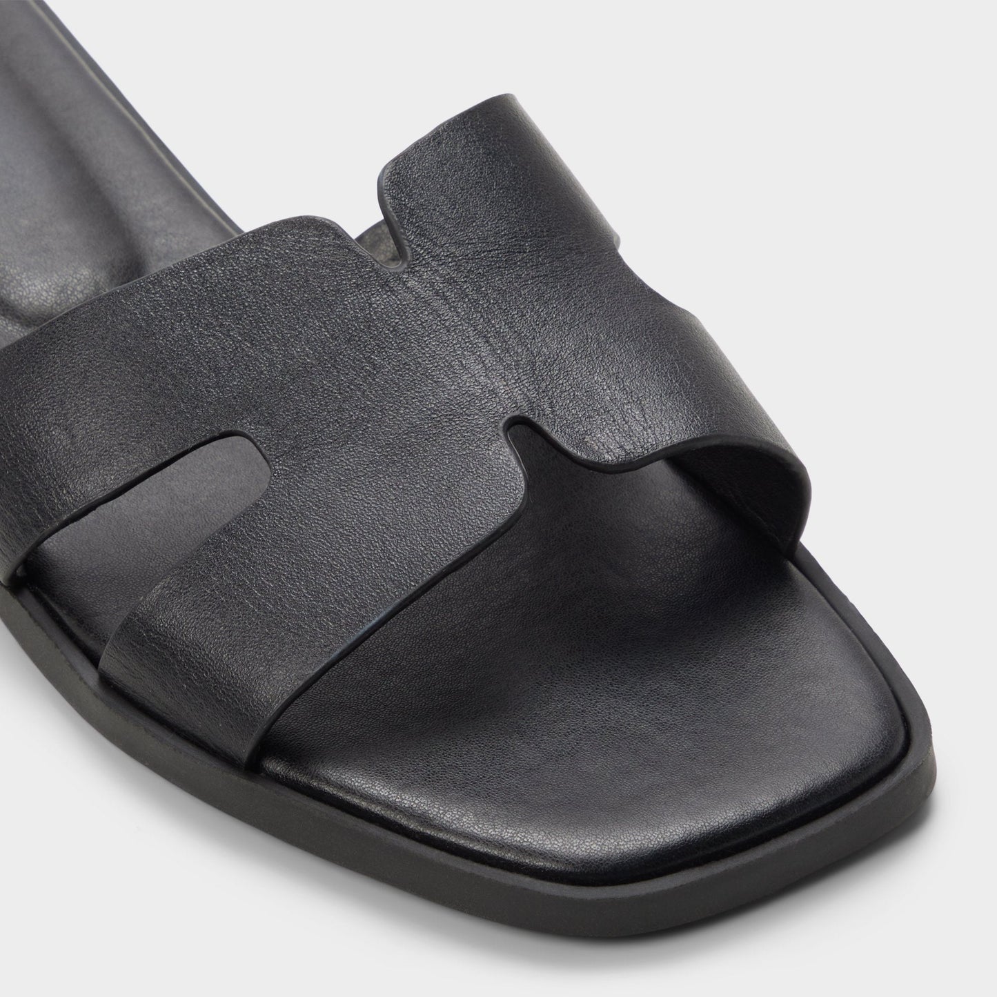 Itsandalb in Black -  Aldo Black