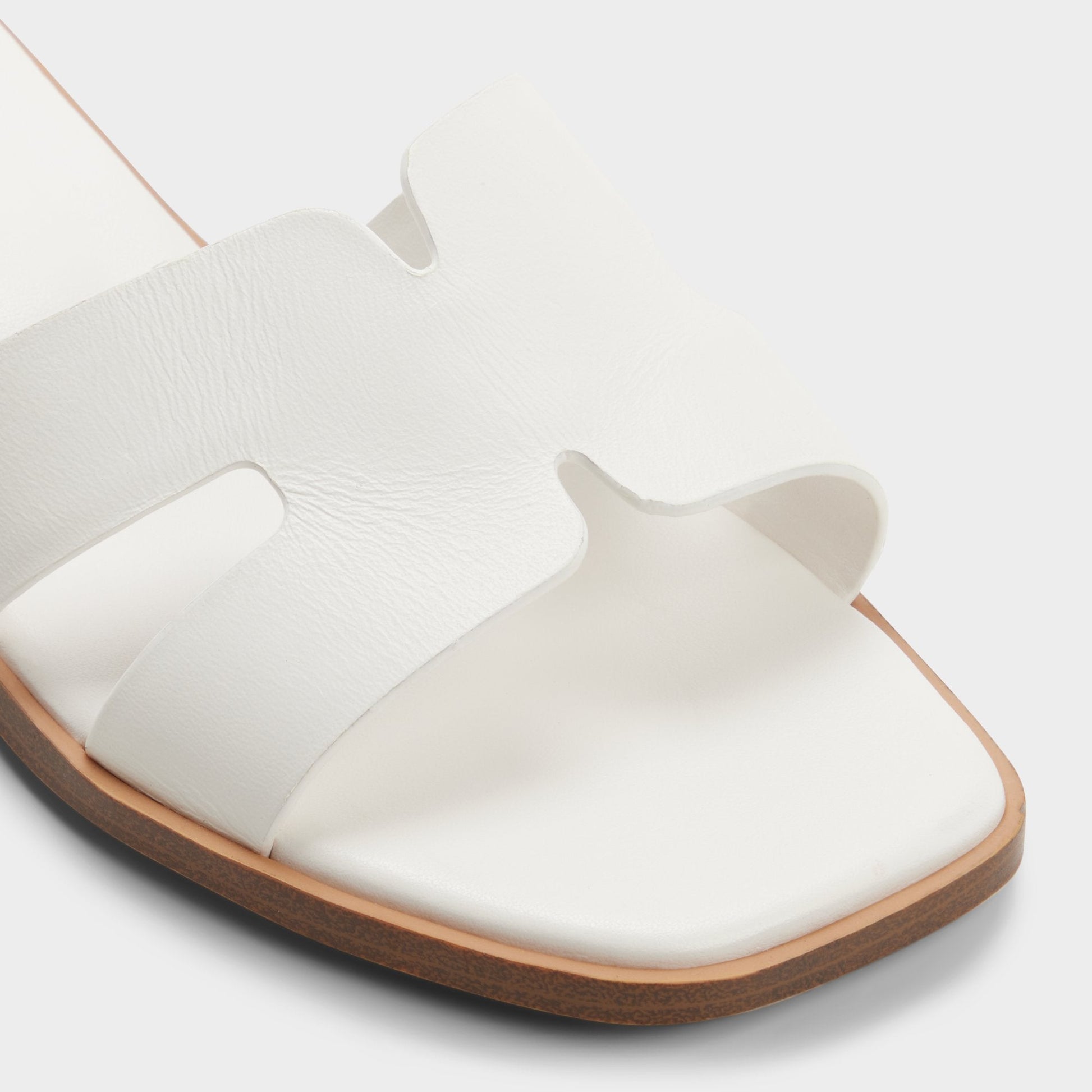 Itsandalb in White - Slide sandal Aldo White