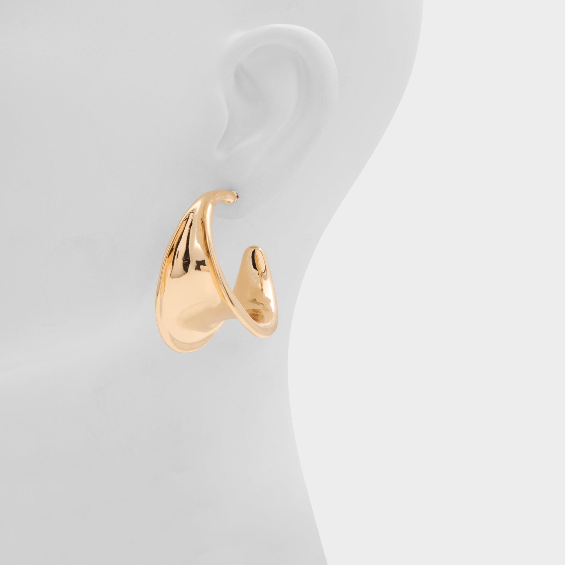 Viita in Gold - Statement earrings Aldo Gold