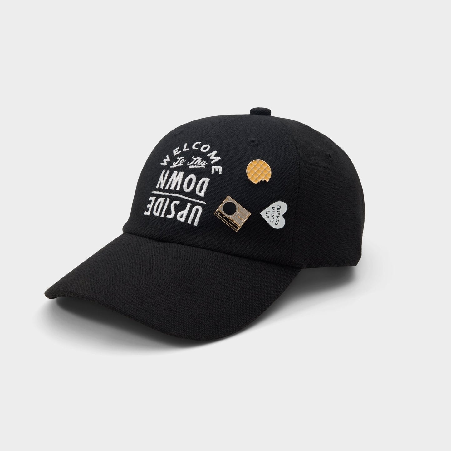 Hawkinslab in Black - Cap Aldo Black