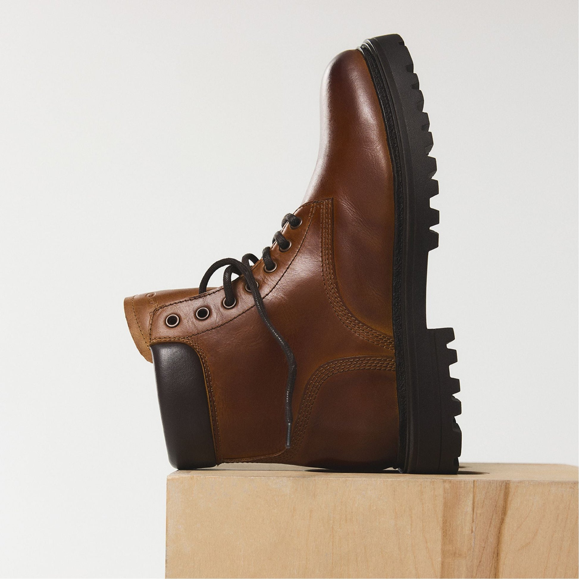 Draco in Cognac - Combat boot, Lug sole Aldo Cognac