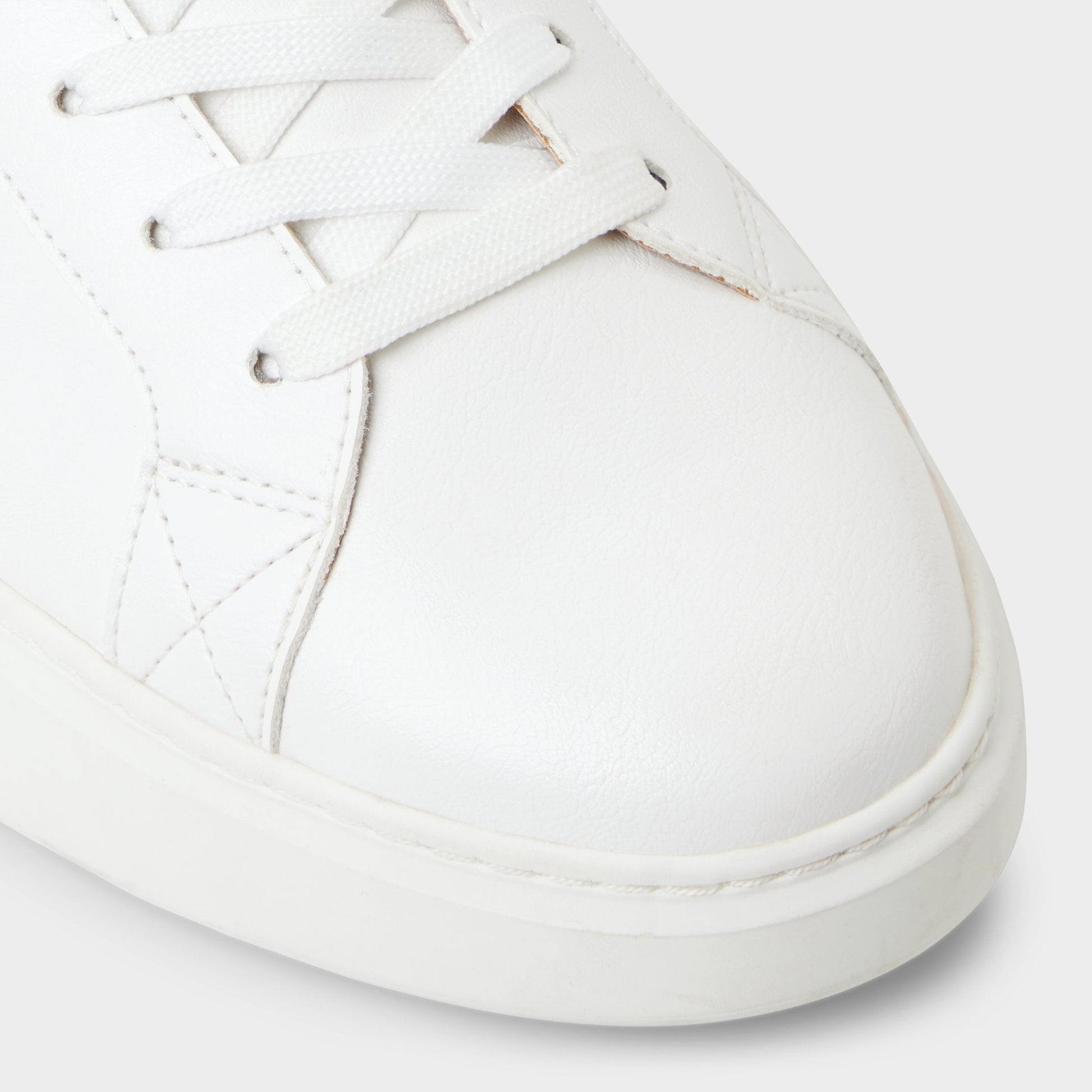 Toddy in White - Low top sneaker Aldo White