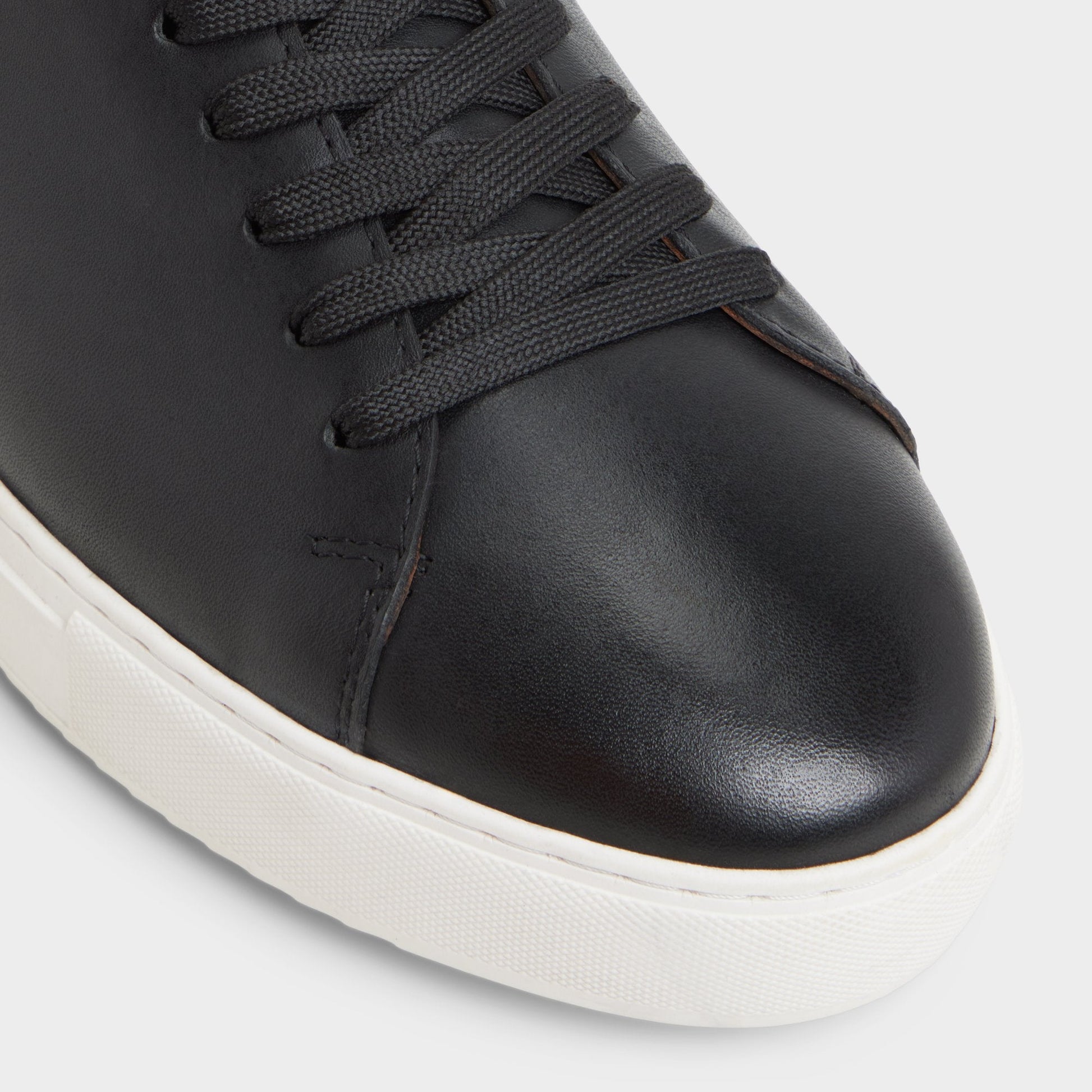 Fonzo in Black - Low top sneaker Aldo Black