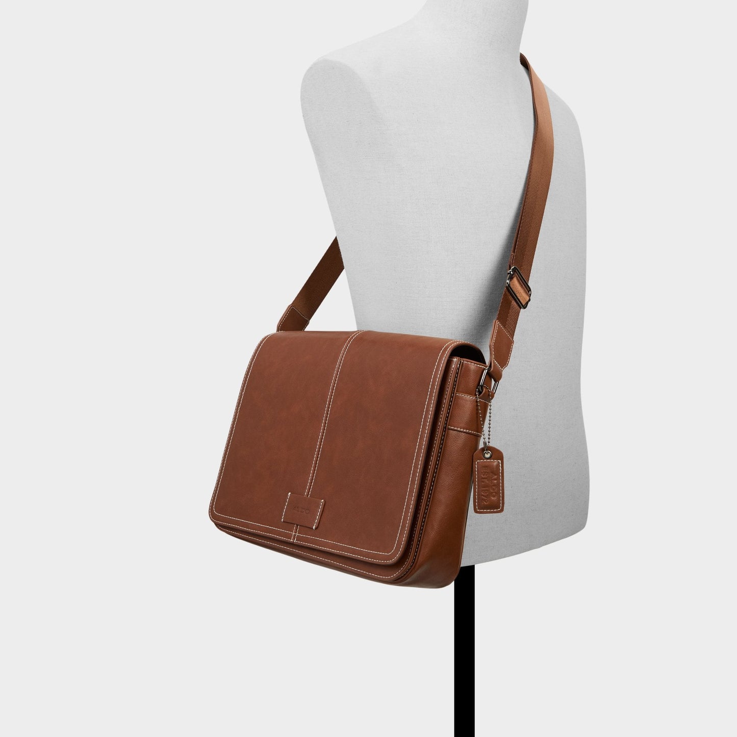 Wigoandd in Cognac - Messenger bag Aldo Cognac