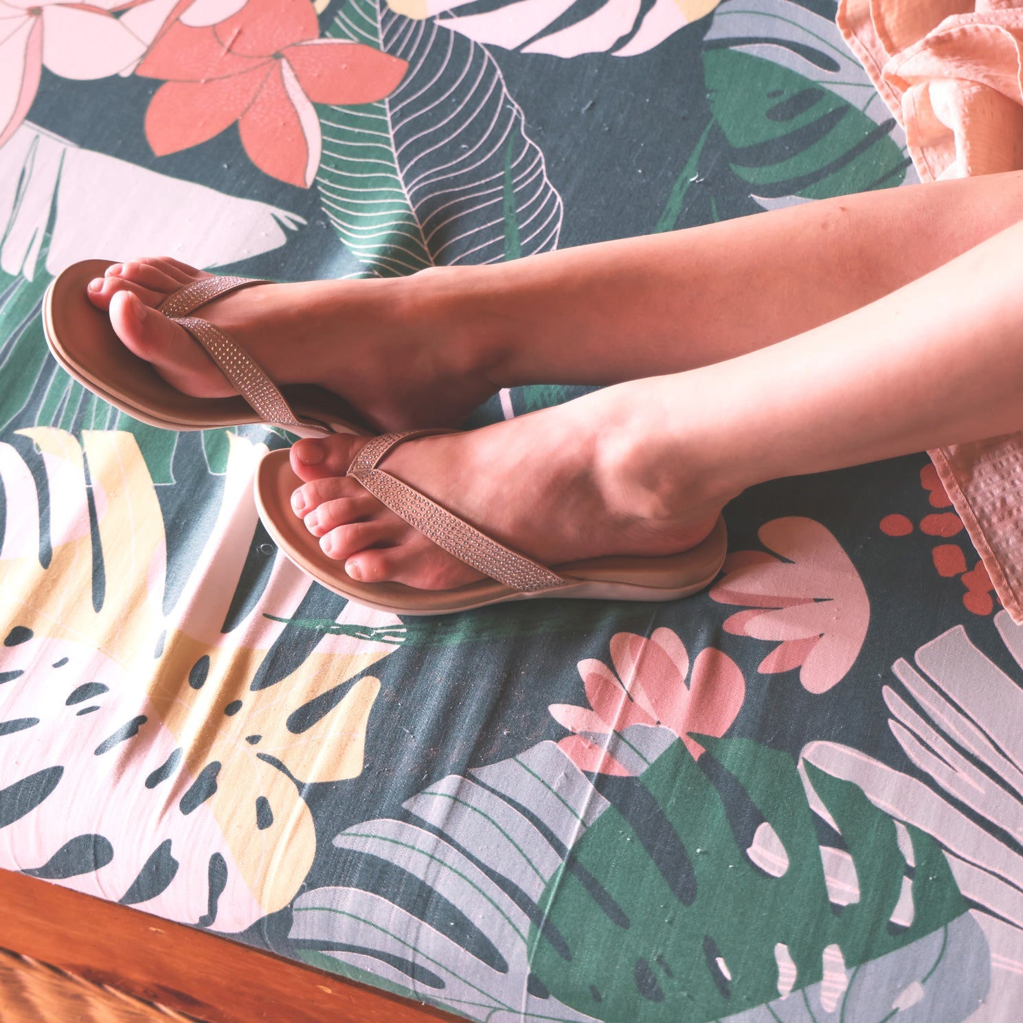 ABEO Footwear Oasis Flip Flop Metatarsal Sand Sparkle