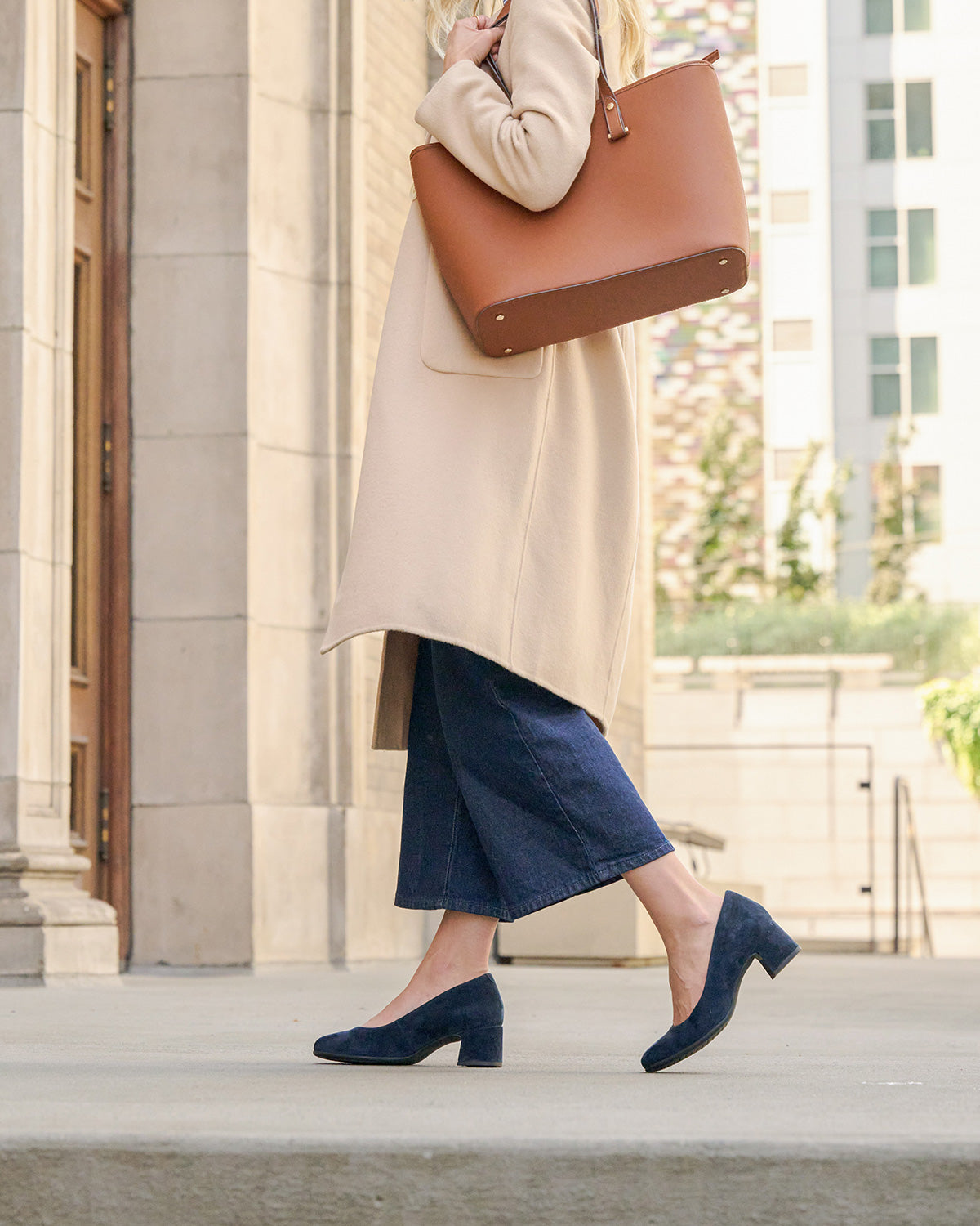 ABEO Footwear Avenue Pump Metatarsal Navy Suede