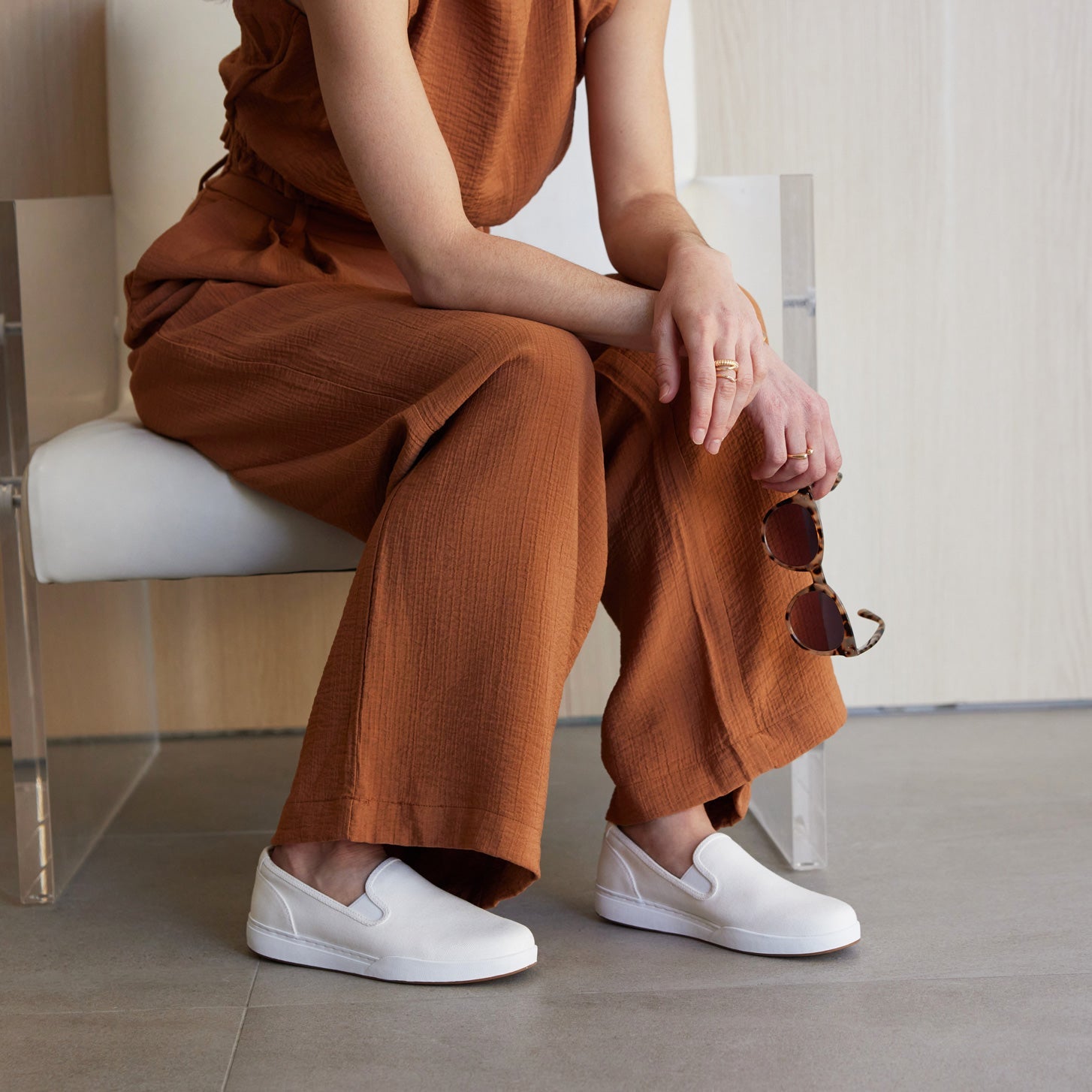 ABEO Footwear Encore Slip On Metatarsal White Canvas